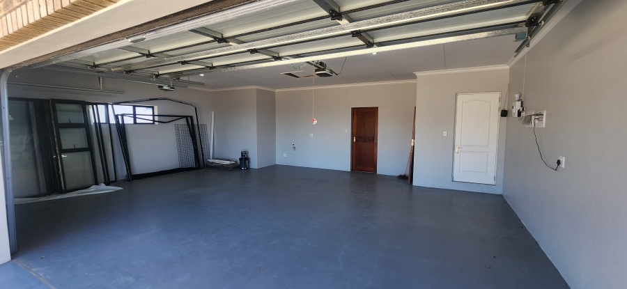 6 Bedroom Property for Sale in Dana Bay Western Cape